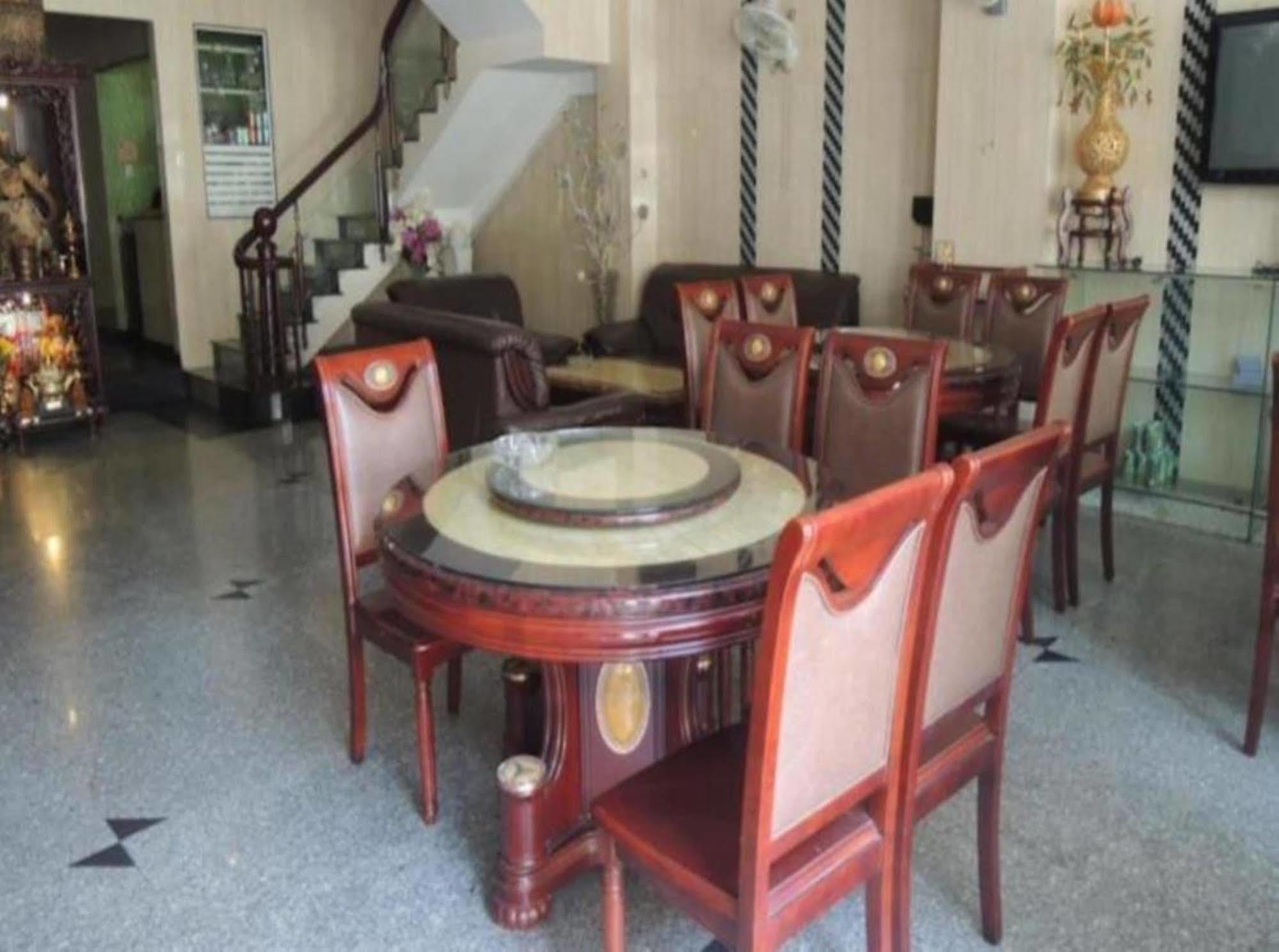 Hoa De Nhat Hotel- San Bay Tan Son Nhat Πόλη Χο Τσι Μινχ Εξωτερικό φωτογραφία